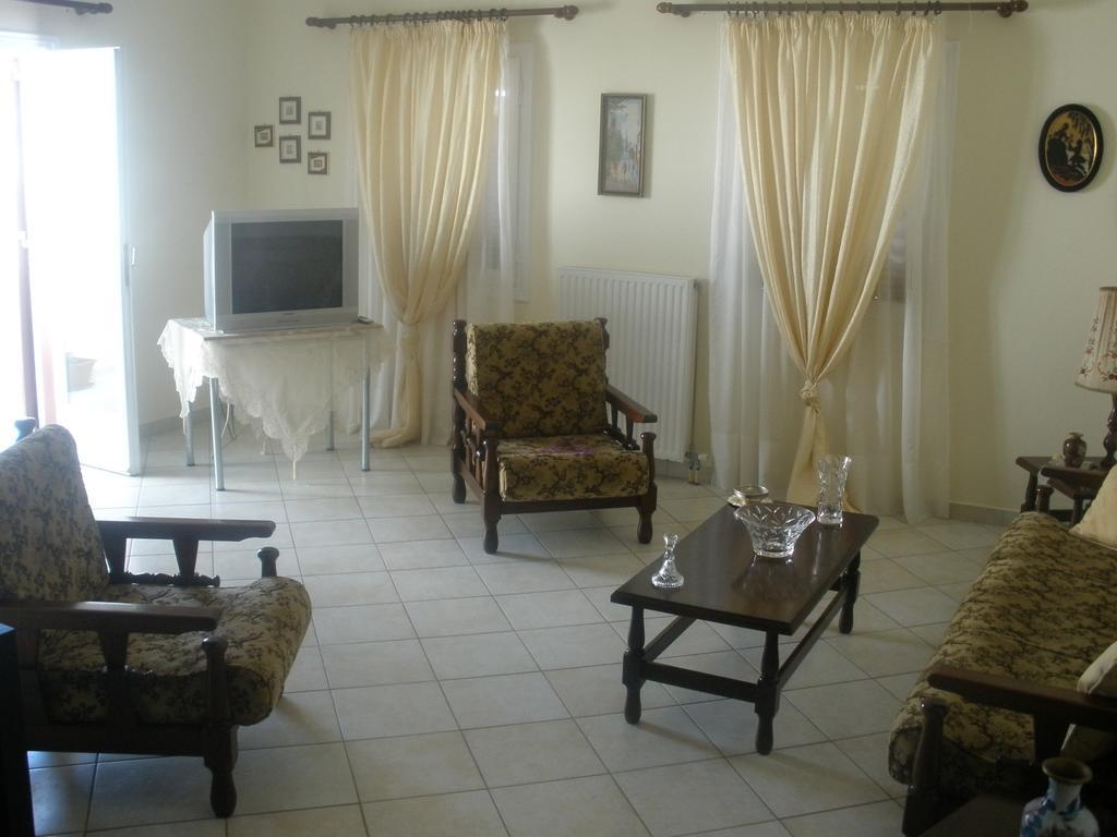 Pension Lagoudera Naxos City Szoba fotó